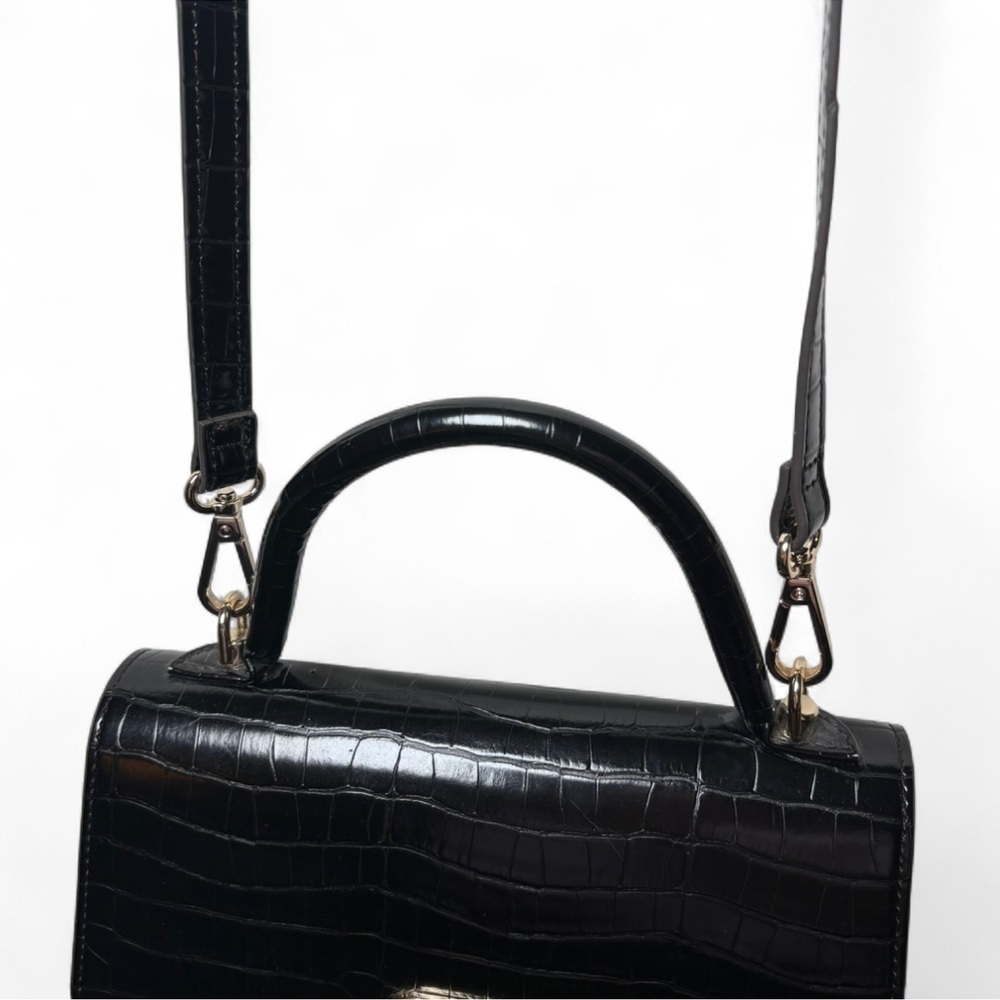 Liz Claiborne Black Croc Embossed Medium Purse w/ Gold Hardware - Picture 3 of 8